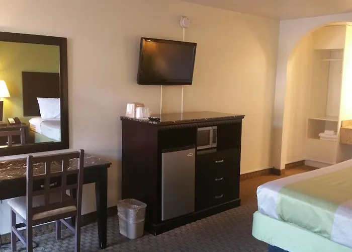 Oyo La I-10 & Motel