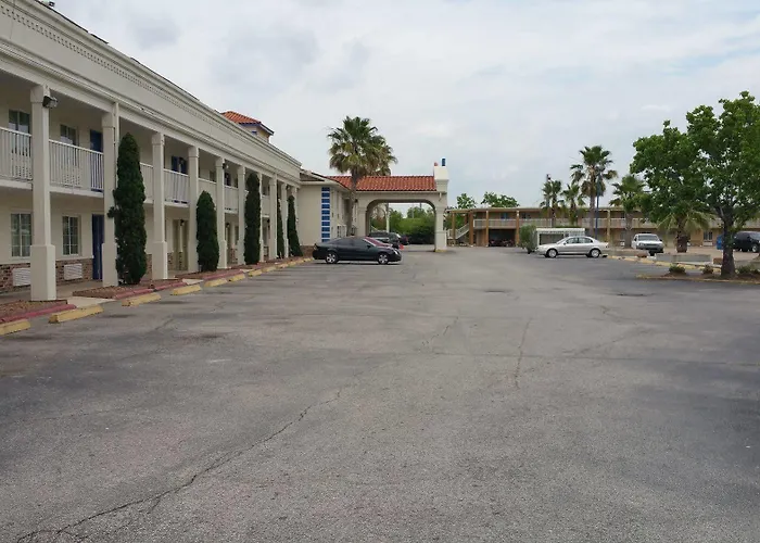 Oyo La I-10 & Motel